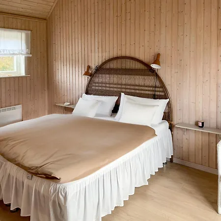 Hotel Strandgaarden Vesterø Havn