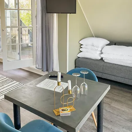 Strandgaarden Hotel Vesterø Havn