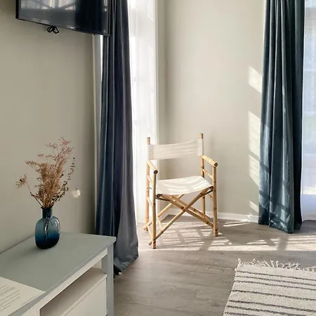 Hotel Strandgaarden Vesterø Havn
