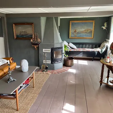 Hotel Strandgaarden Vesterø Havn