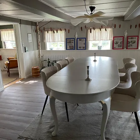 Strandgaarden Hotel Vesterø Havn