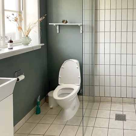 Strandgaarden 3* Vesterø Havn