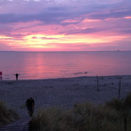 Strandgaarden فندق 3*
