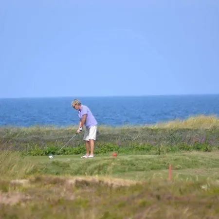 فندق Strandgaarden 3*